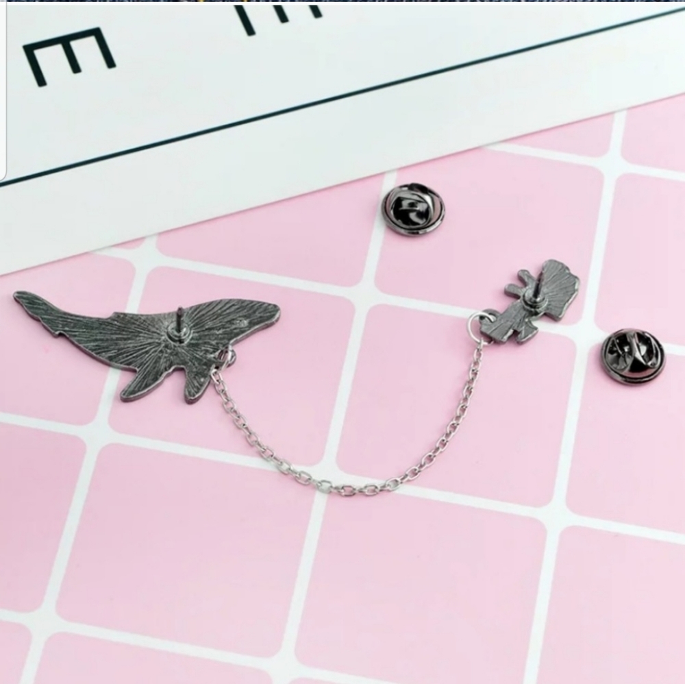 *Winter* Whale Astronaut Pin - Picture 3 of 3